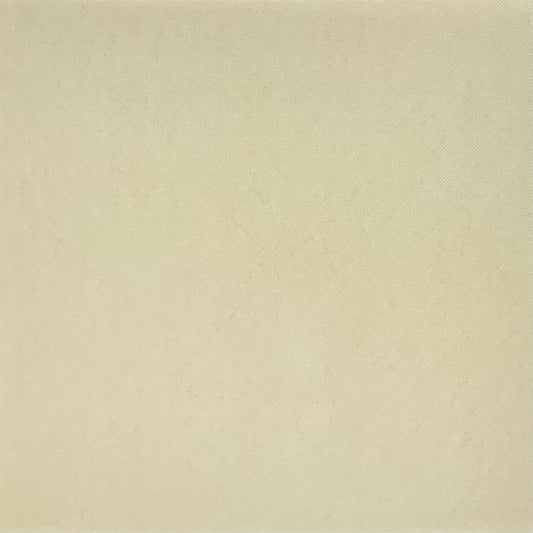 Detailansicht einer flachliegenden, sandfarben melierten Airlaid-Serviette mit stoffähnlicher Struktur, 1/4-Falz
